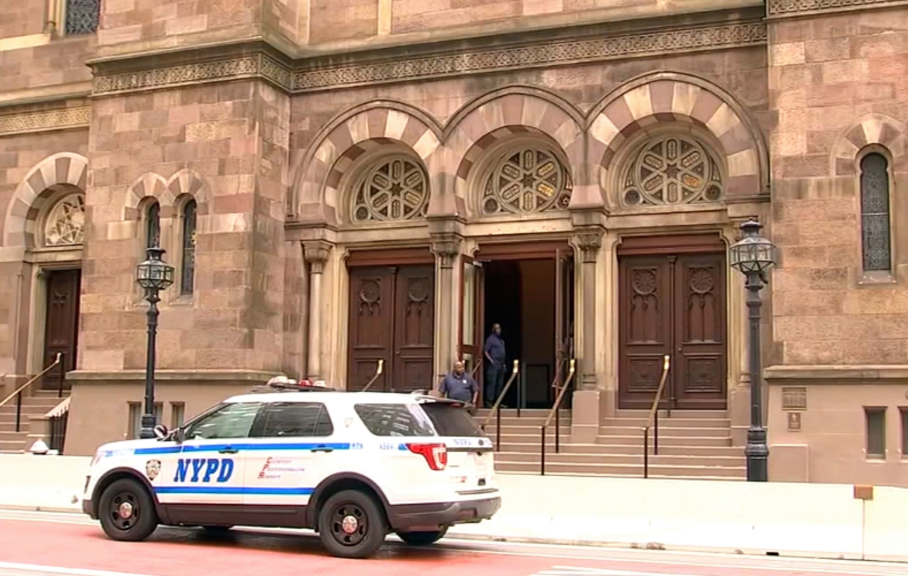 PHOTO: A police car is seen outside the Central Synagogue in New York City, Aug. 14, 2026.