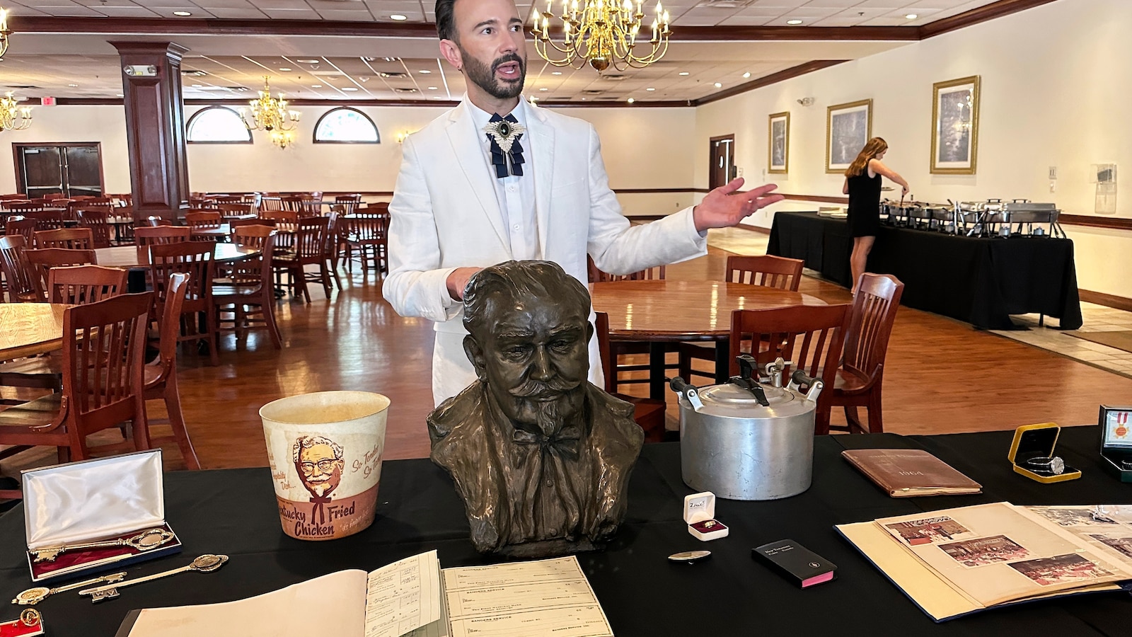  KFC founder Colonel Sanders personal items, former home up for auction