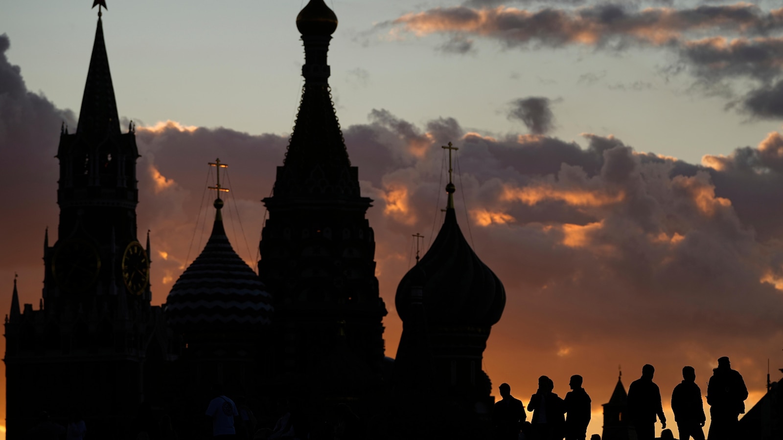 Syria’s interim leader arrives on his first visit to Russia, set to meet with Putin