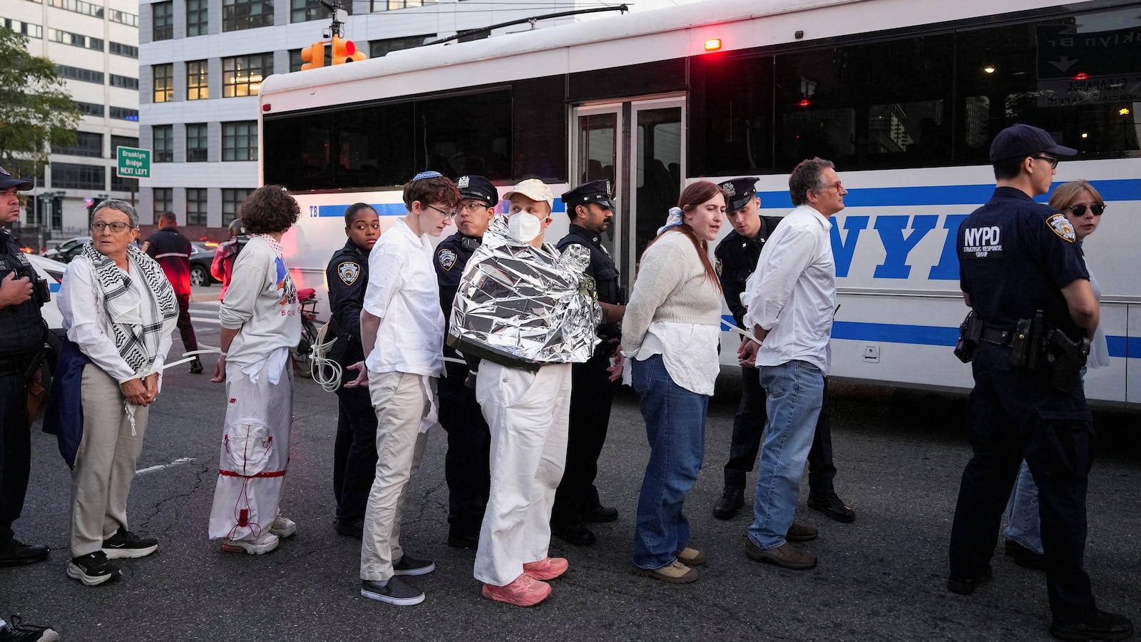 Nearly 60 protesters arrested on Yom Kippur after shutting down Brooklyn Bridge: Police
