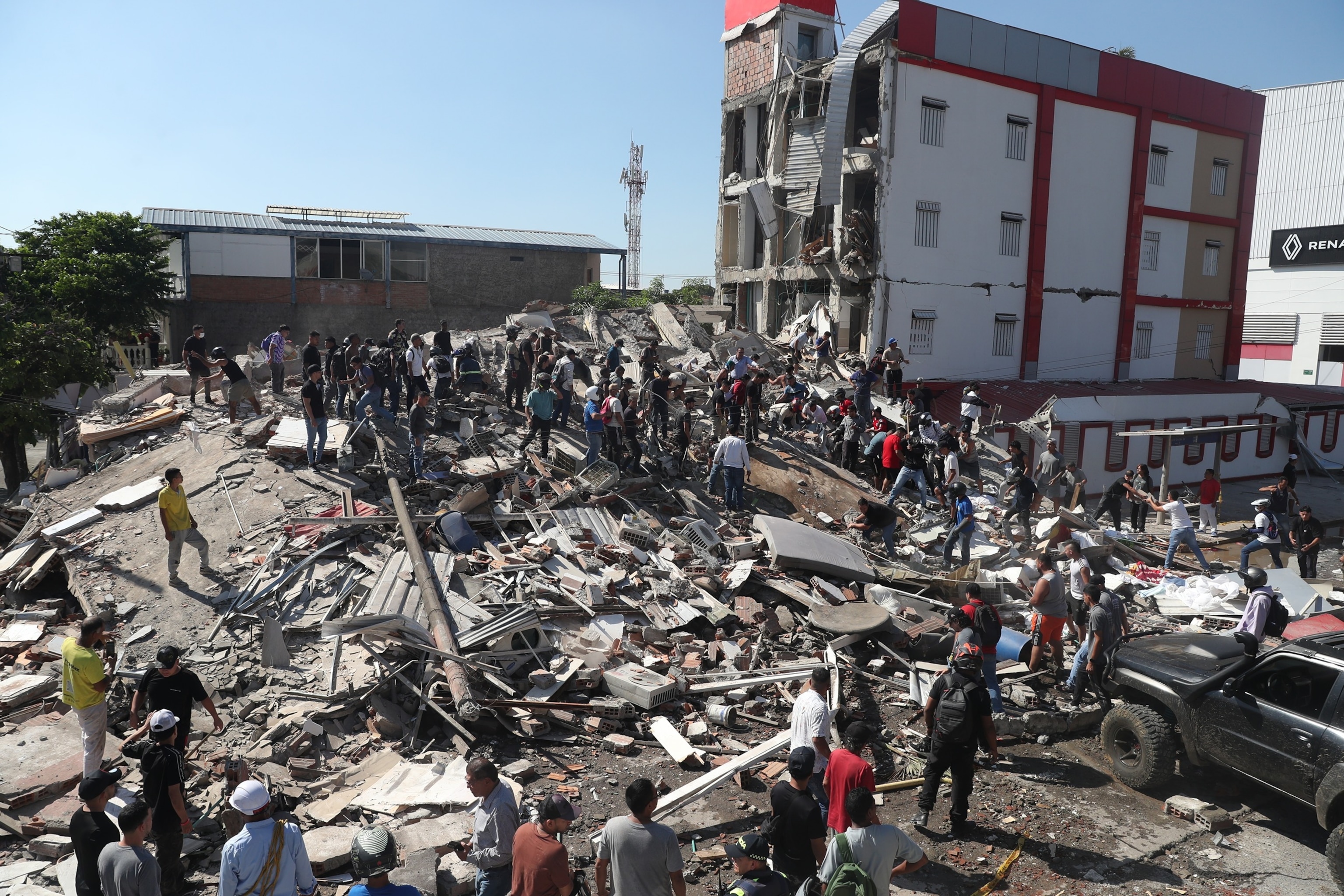  At least 50 dead after 7.4-magnitude earthquake impacts Colombia: Officials