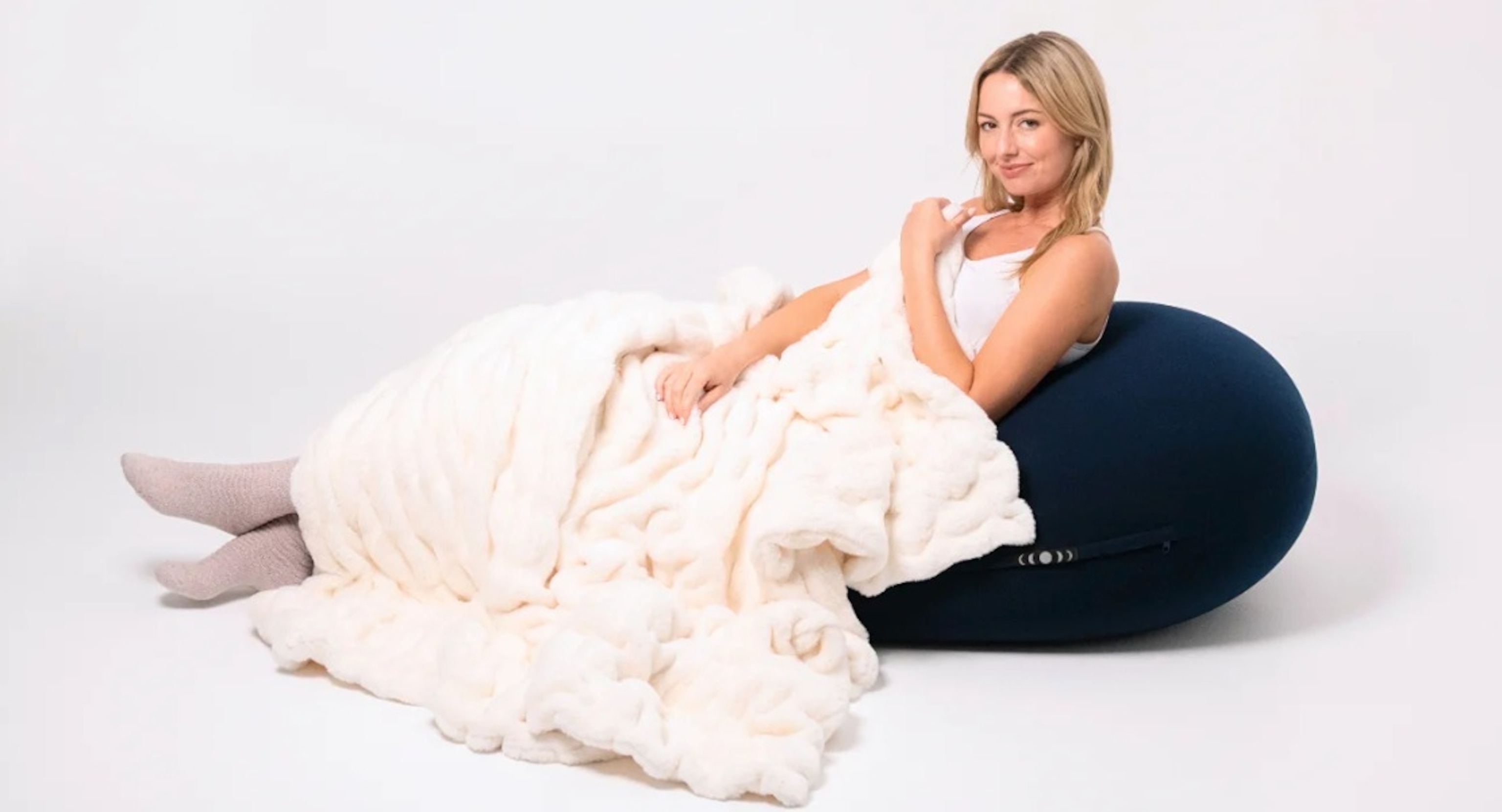 Moon Pod: The Moon Pod & Throw Blankets