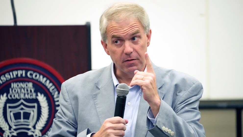 Mississippi governor set to release proposal to help financially struggling hospitals Mississippi governor set to release proposal to help financially struggling hospitals