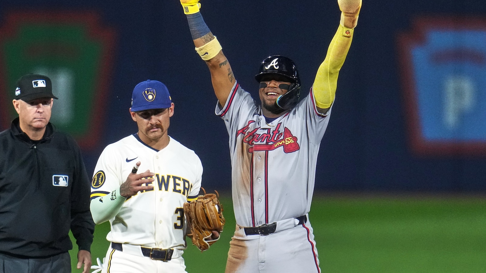 Harris' Late Homer Lifts Braves Over Brewers 4-2 in Little League Classic