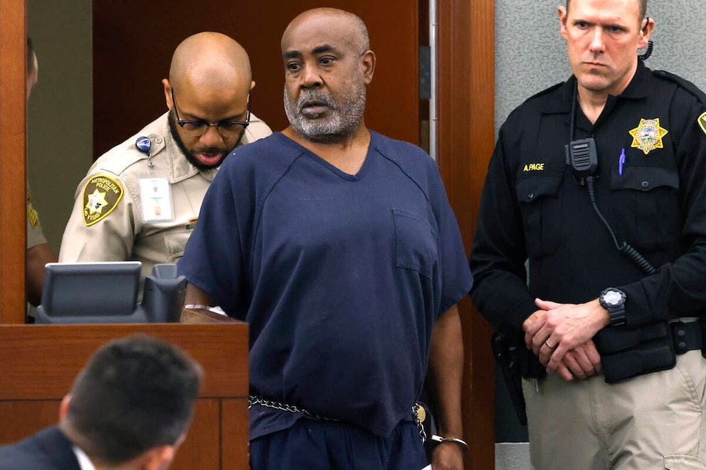 PHOTO: Duane “Keffe D” Davis, charged in the fatal 1996 shooting of rapper Tupac Shakur, is led into the courtroom during his arraignment at the Regional Justice Center, Oct. 4, 2023, in Las Vegas