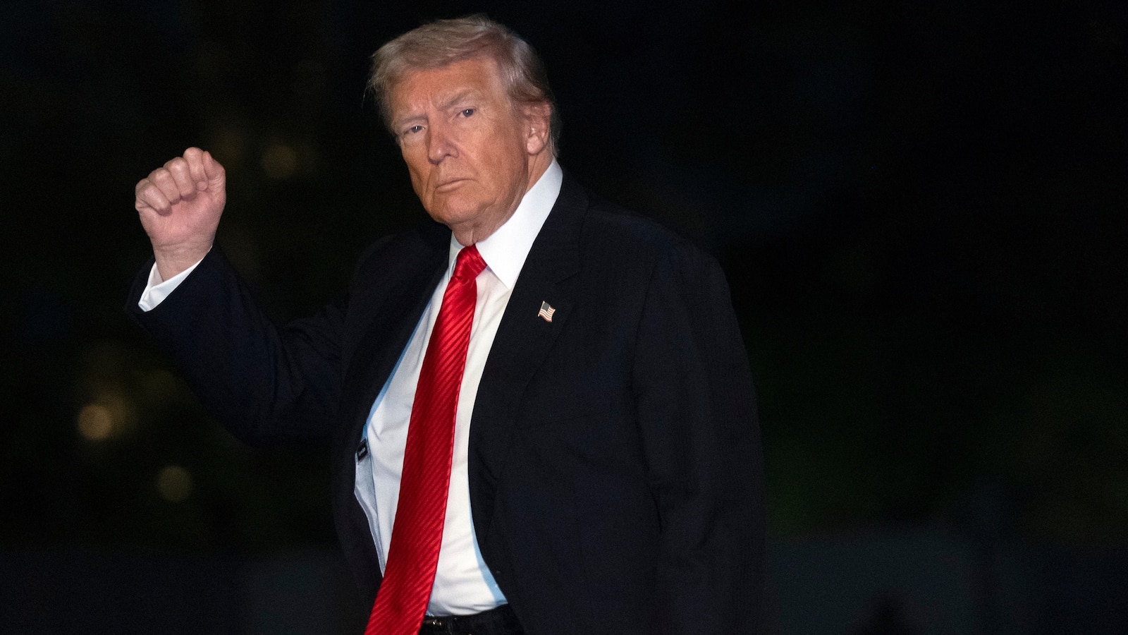 Image for Government shutdown updates: Senate to reconvene as shutdown approaches record