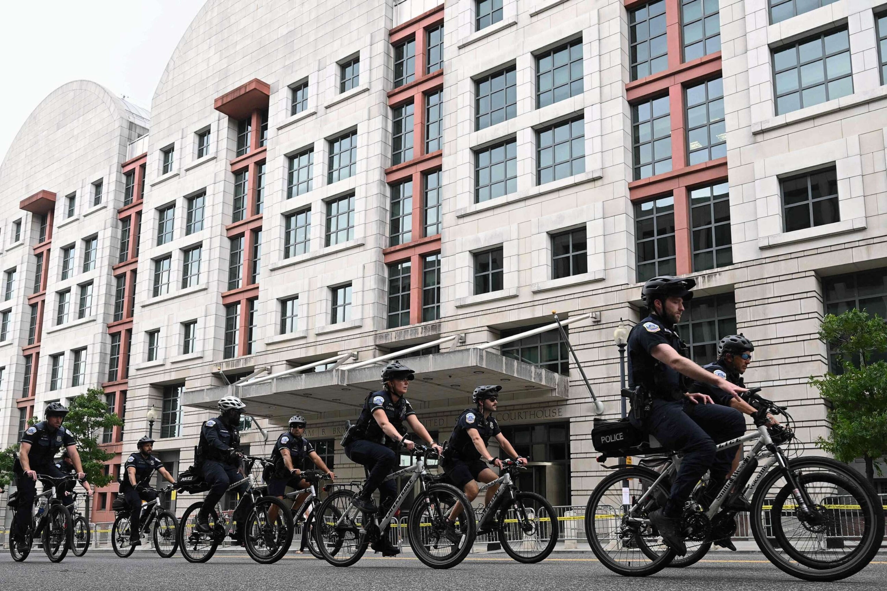 PHOTO: Capitol Police deploy outside the E. Barrett Prettyman US Courthouse for arraignment, in Washington, DC, Aug. 3, 2023, where former US President Donald Trump is to appear for his arraignment.