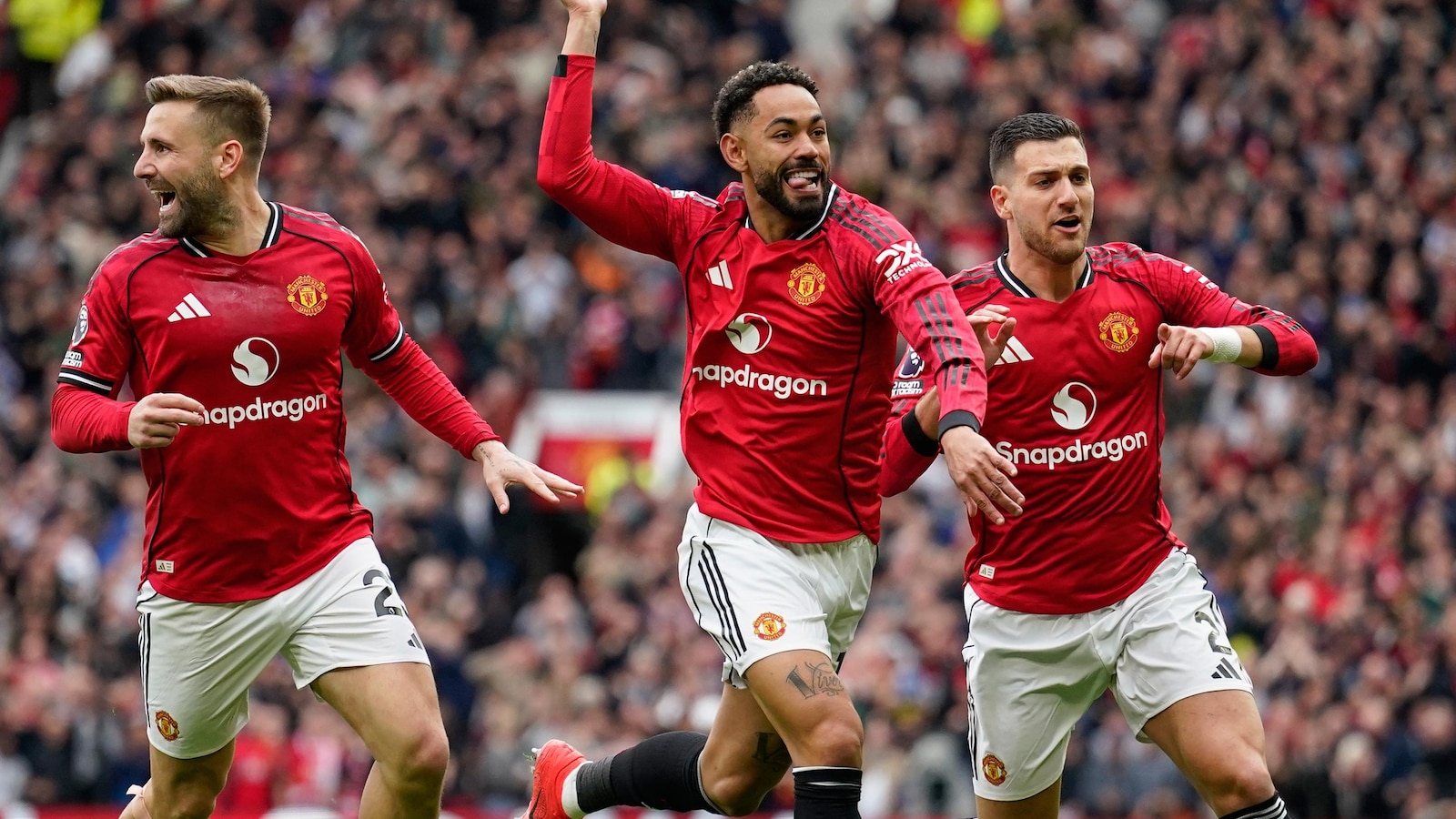 Man United beat Liverpool 3-2 to secure Champions League qualification