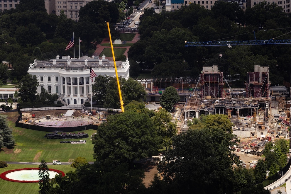 PHOTO: White House Ballroom