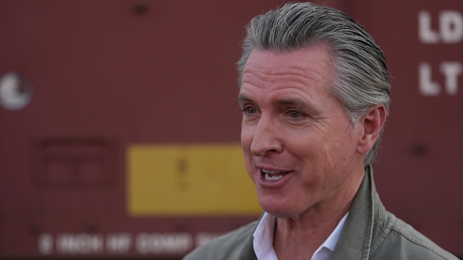 Gobierno. Gavin Newsom recibe críticas de republicanos y legisladores LGBTQ+ durante gira de promoción de su libro