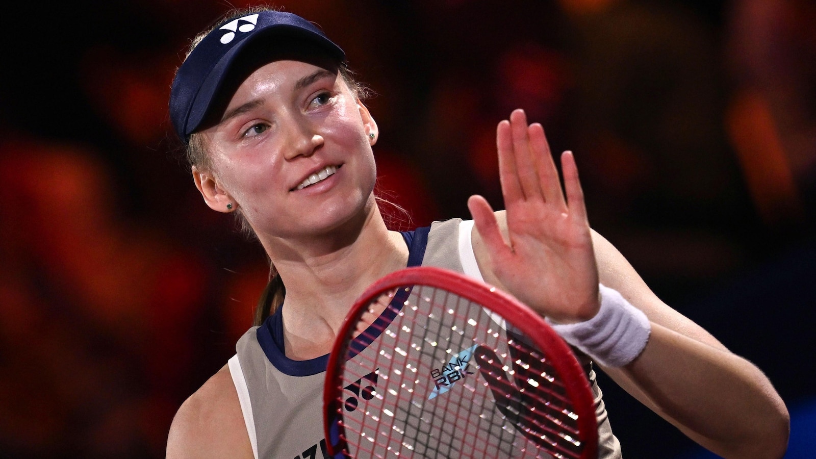 Rybakina beats Muchova 7-5, 6-1 to win the Porsche Tennis Grand Prix