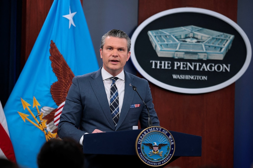 PHOTO: Secretary of Defense Pete Hegseth holds a briefing with Chairman of the Joint Chiefs of Staff General Dan Caine at the Pentagon in Washington, March 19, 2026.