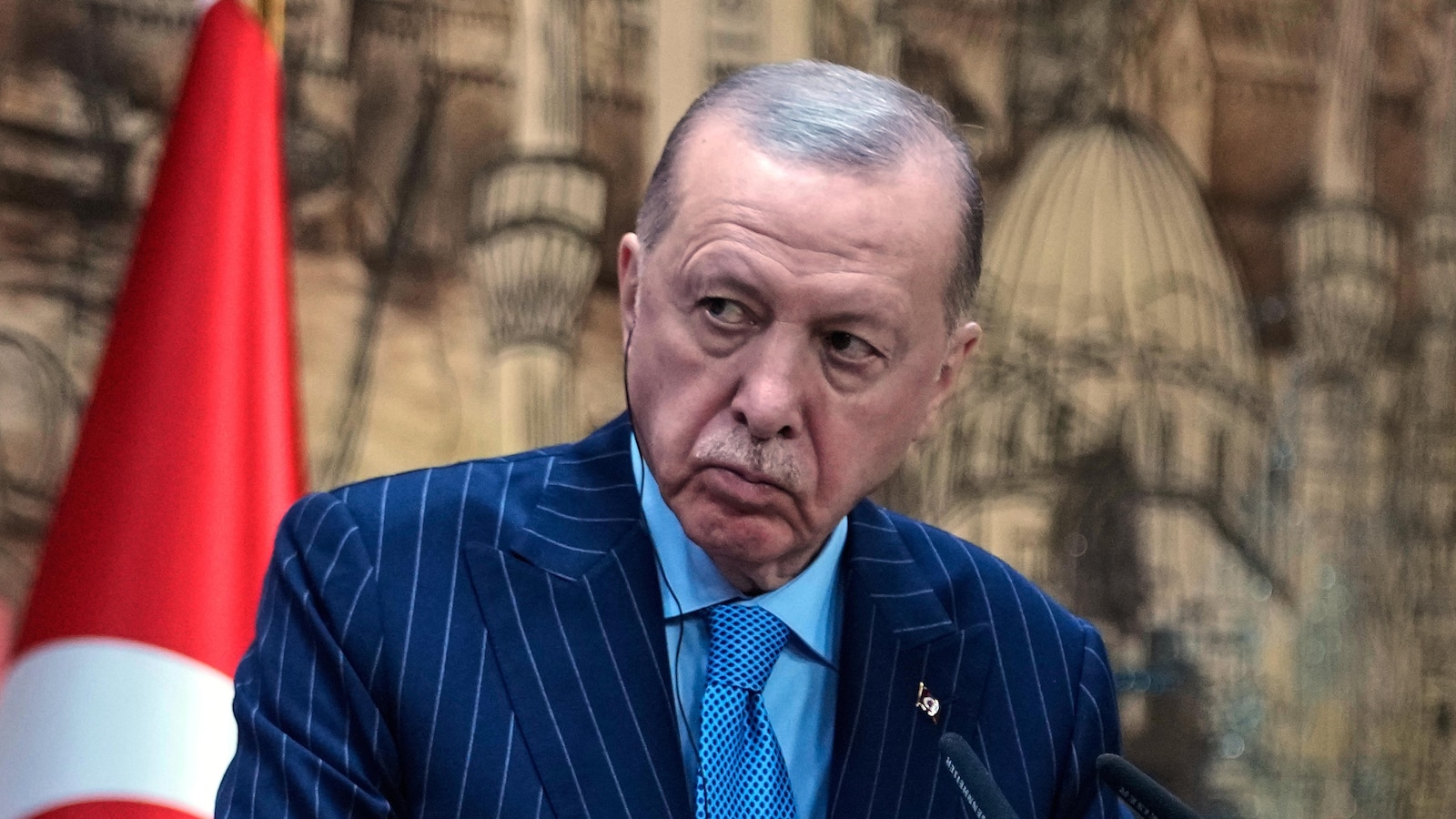 Президентът Реджеп Тайип Ердоган извърши изненадващо миниатюрно преустройство в кабинета