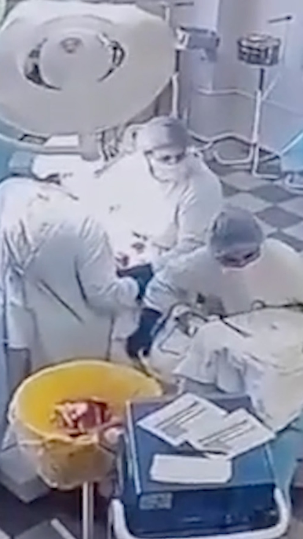 NextImg:Video Russian doctors continue surgery despite earthquake