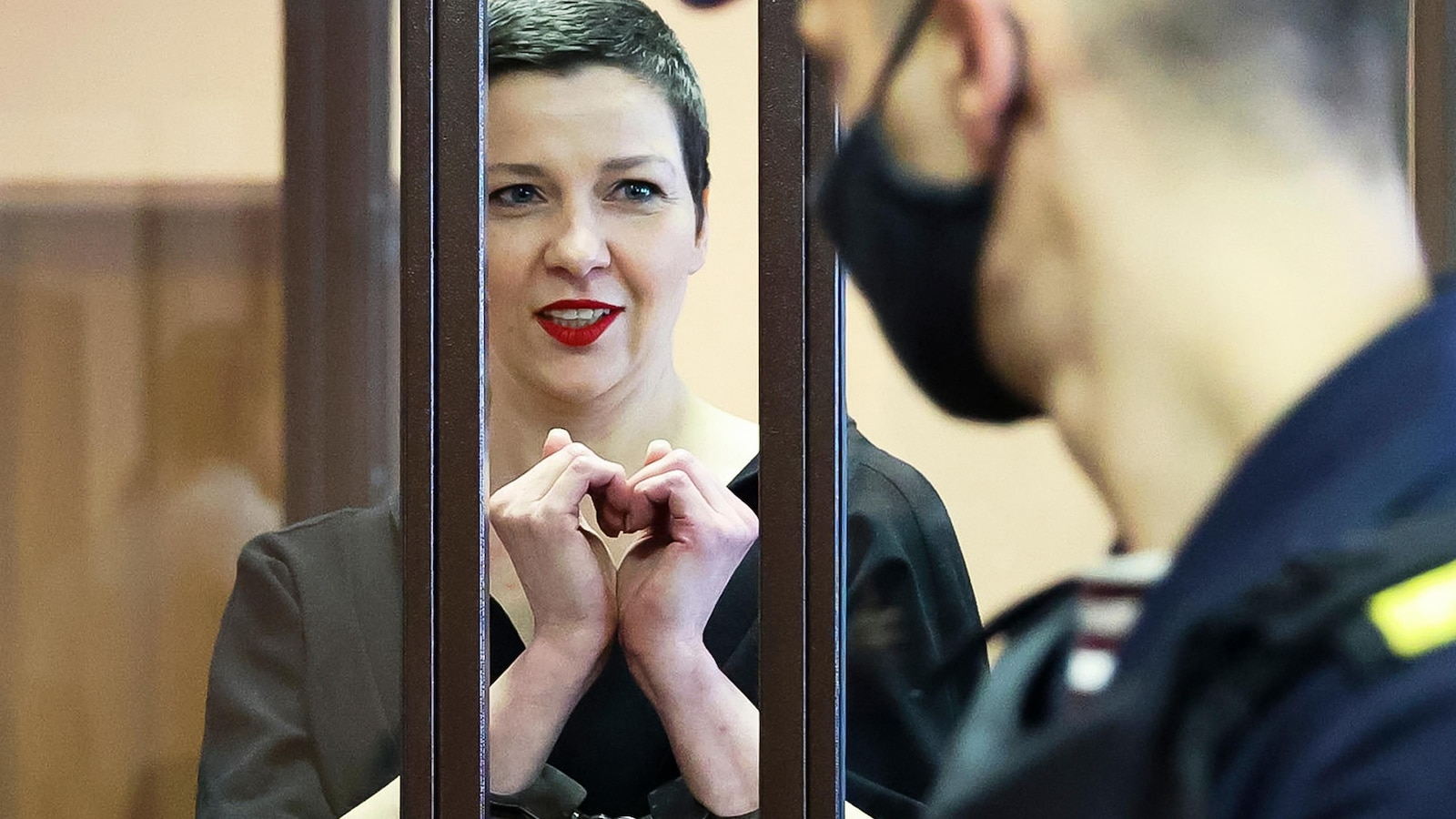 Политическите затворници в Беларус се сблъскват с насилие, унижение и заплахи от загуба на родителски права 