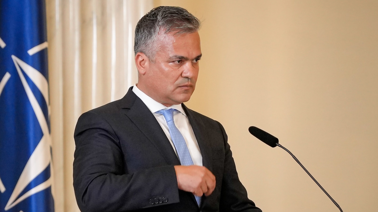 Президентът на Румъния номинира Адриан Вестеа за министър-председател, след като предишният му избор се оттегли