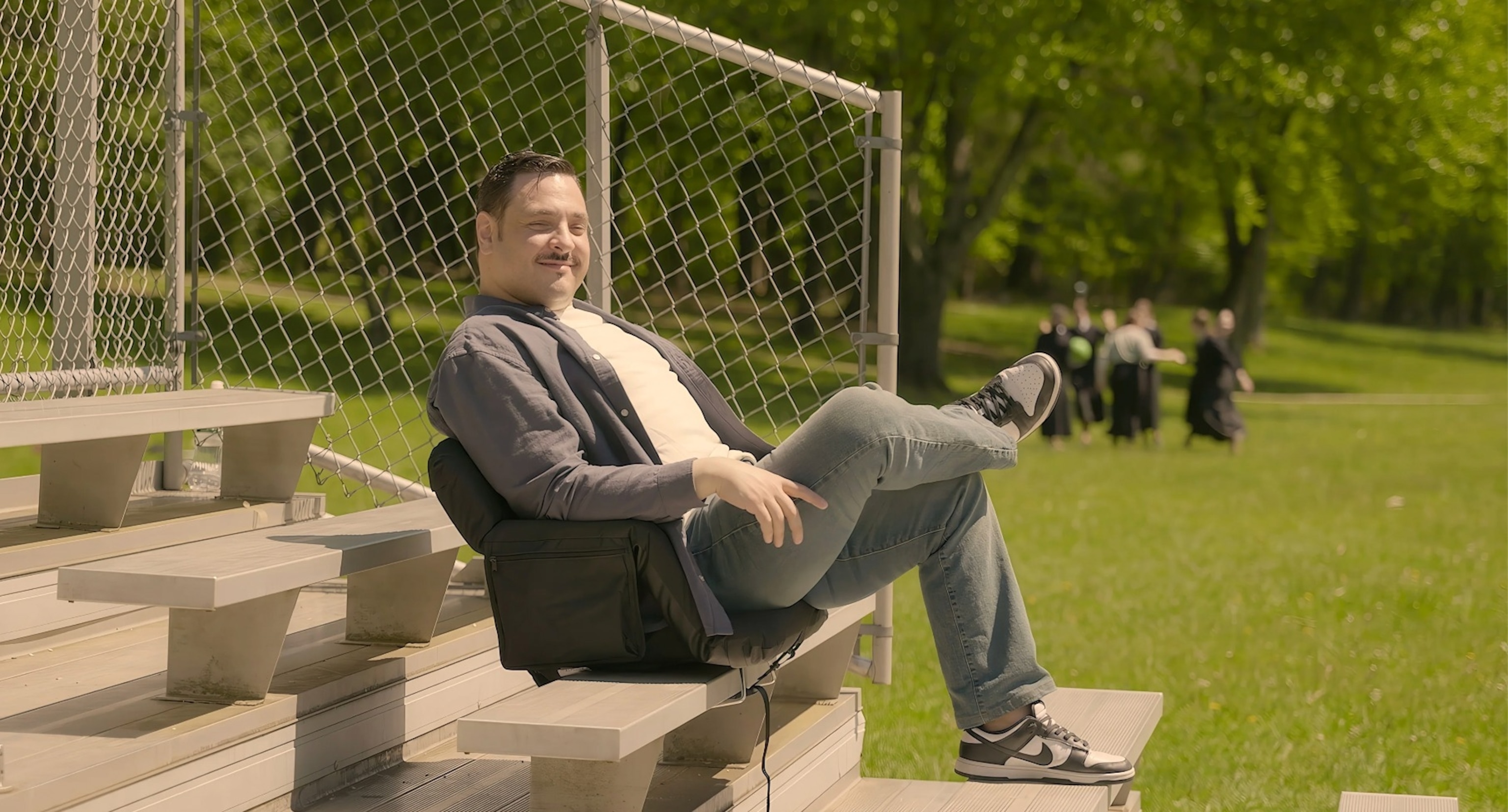 Alpcour: Reclining Stadium Seats