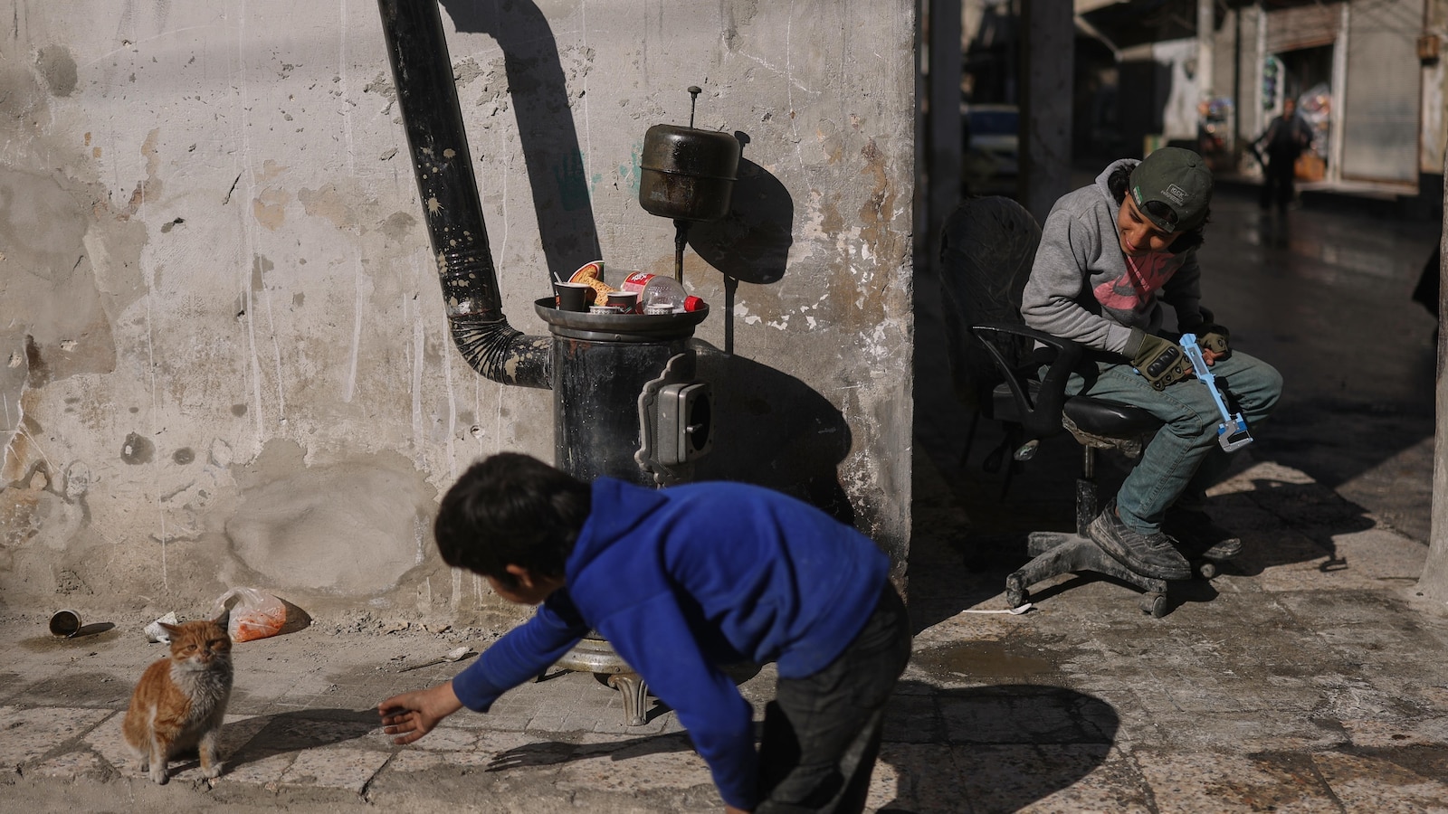 Месец след жестоките сблъсъци в квартал с мнозинство от кюрди