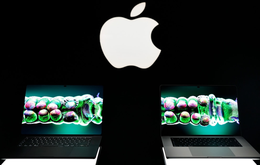 PHOTO: The new touchscreen MacBook Pro is displayed at the Apple "Pro and Tell" event on Oct. 28, 2026, in Los Angeles.