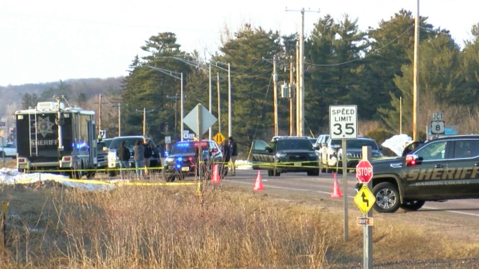 2 police officers, suspect killed during shootout in Wisconsin - ABC News