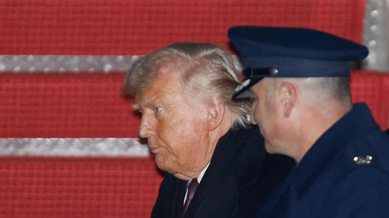 Trump, unbowed by backlash to Minneapolis shooting, blames Democrats for 'chaos'