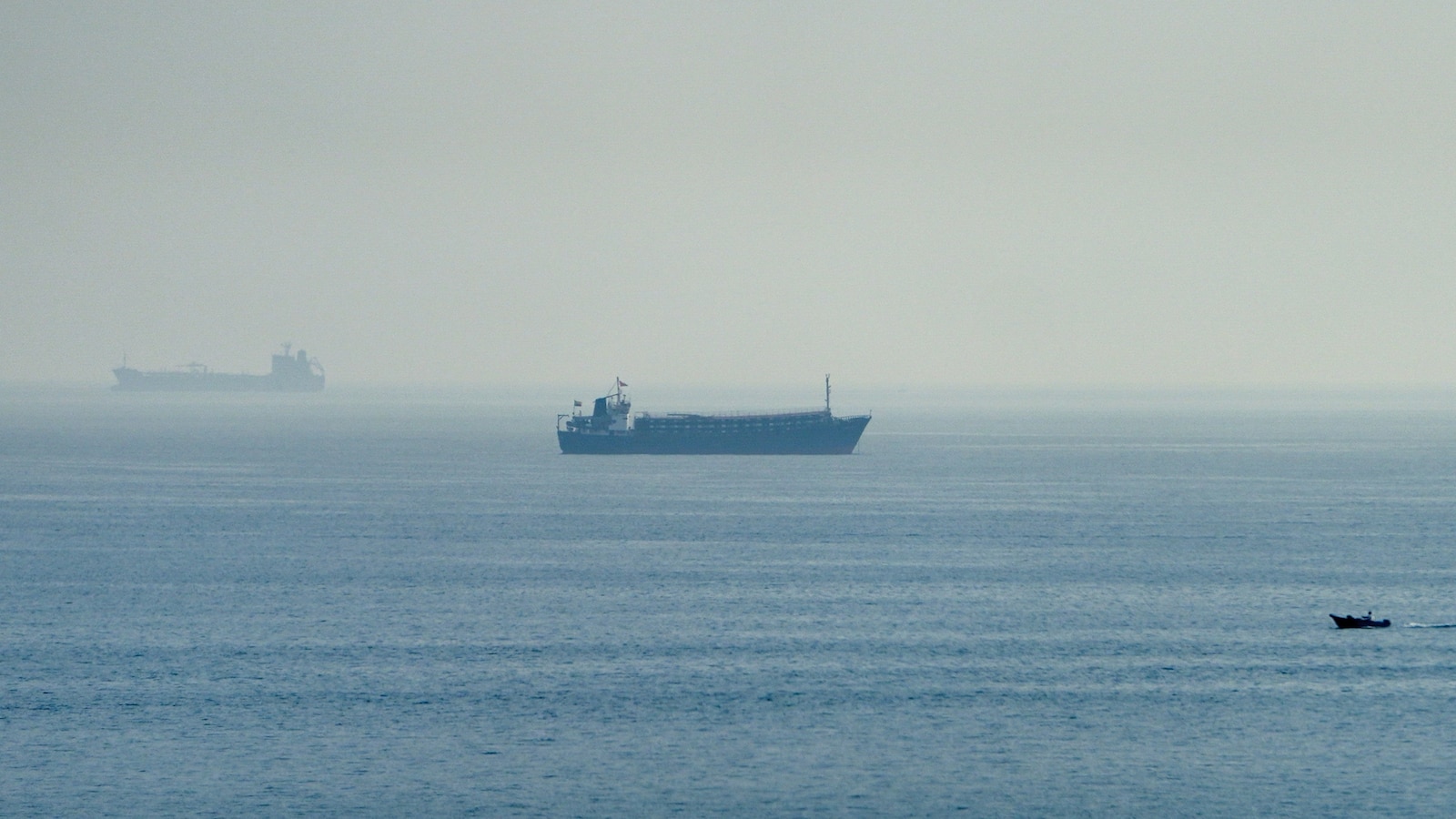 Iran live updates: Trump says deal imminent, Iran-Oman Strait of Hormuz talks ongoing