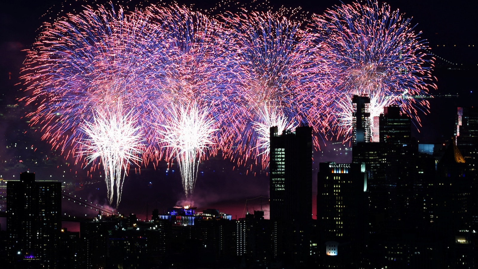 Disney Celebrates America live updates: Fireworks light up New York City skyline