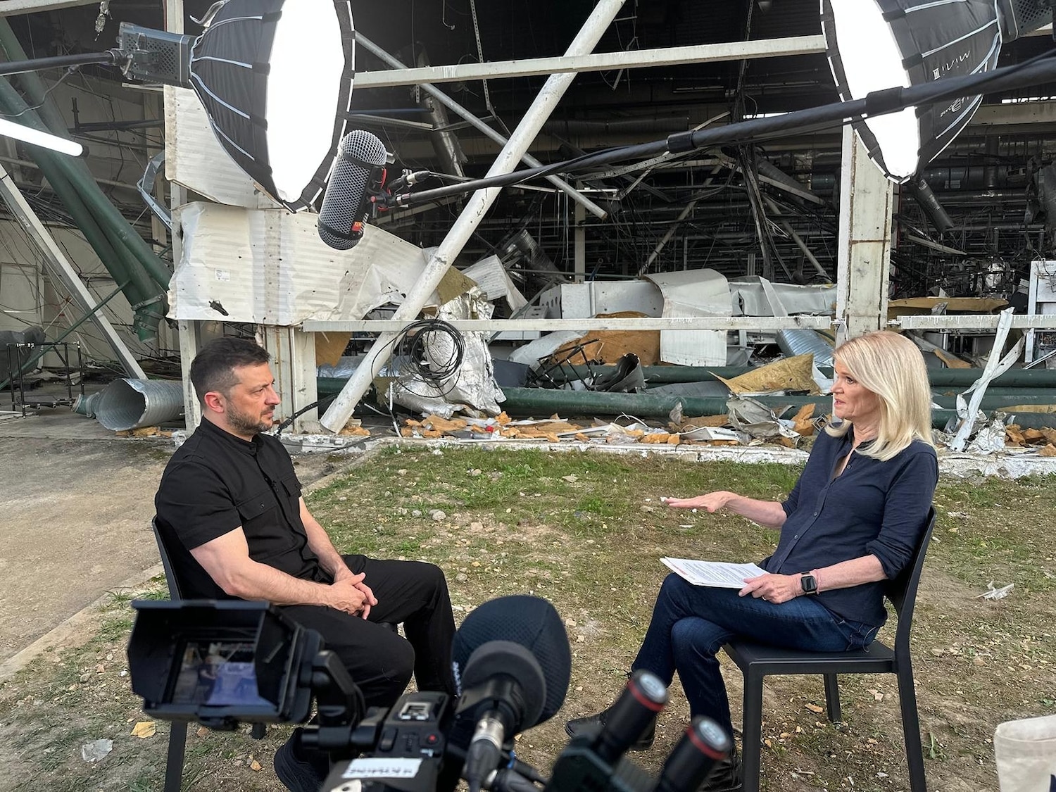 Zelenskyy says Putin can come to Kyiv