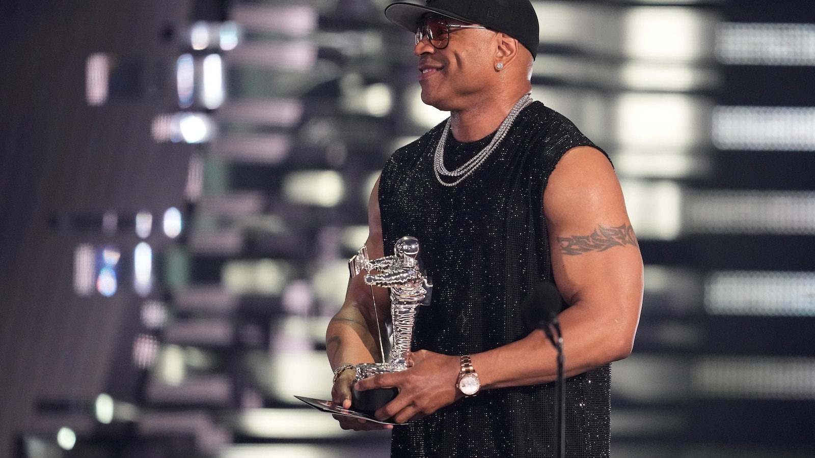 LL Cool J takes the mic for the 2025 MTV VMAs, where Lady Gaga rules nominations  abcnews.go.com
