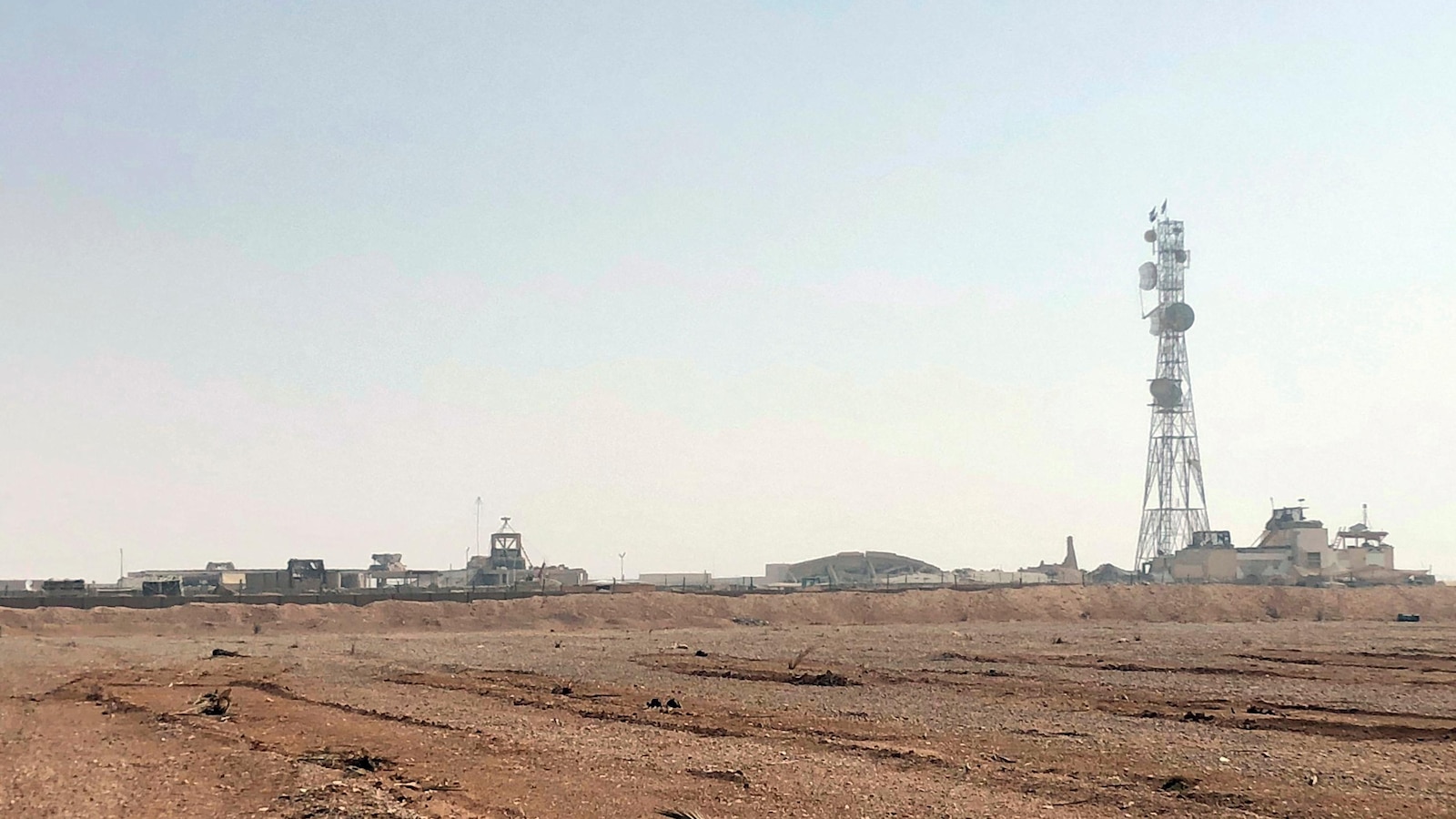 Сирийските правителствени сили са превзели базата Ал Танф в източна