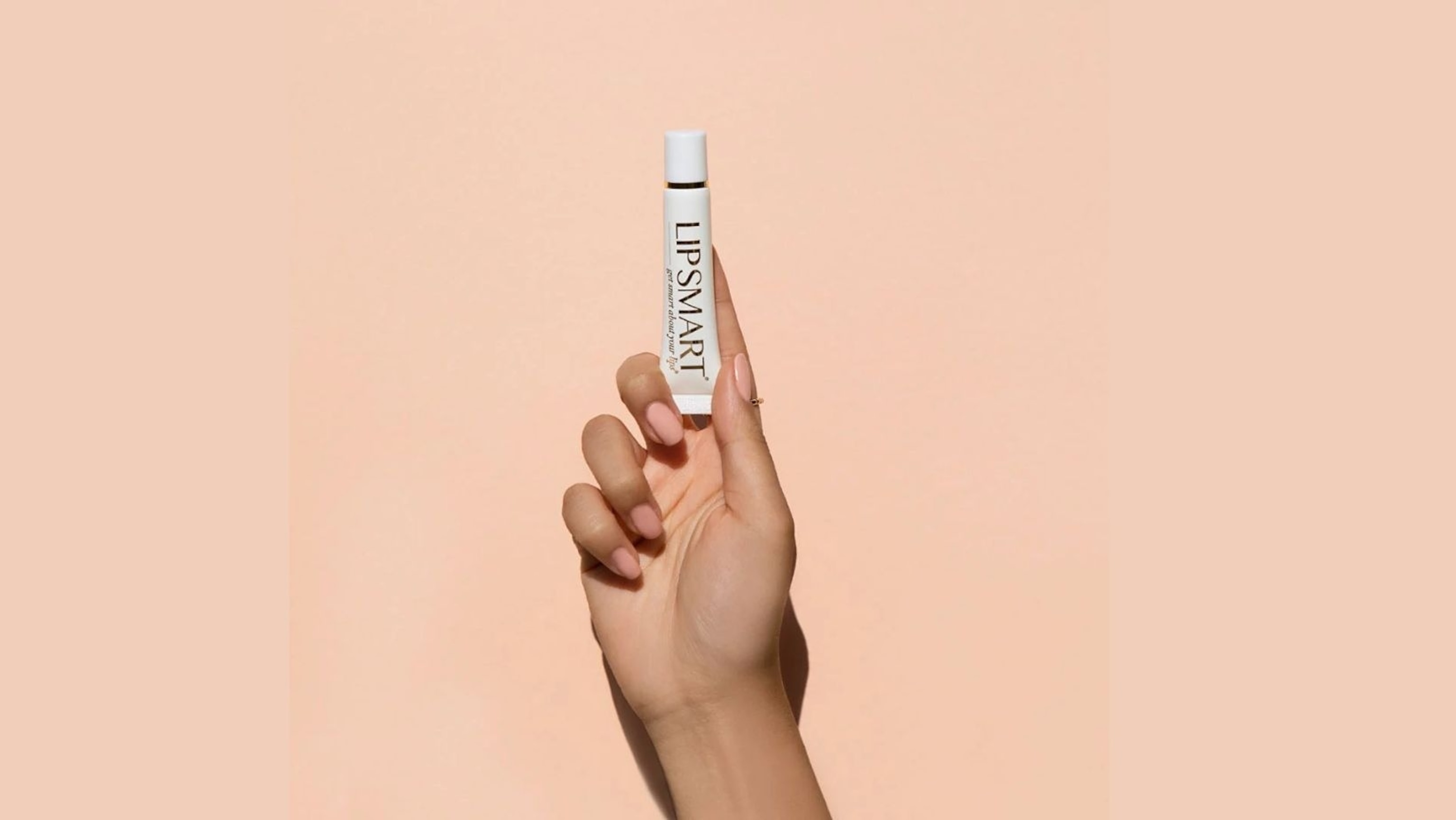 LIPSMART: Ultra-Hydrating Lip Treatment