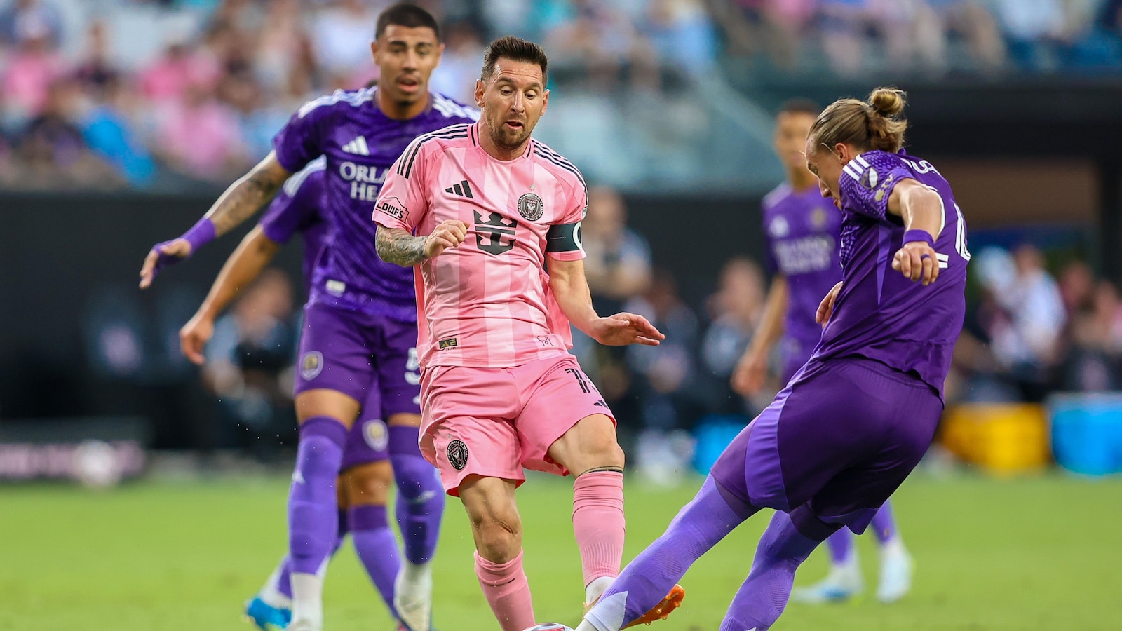 Messi e Inter Miami desperdician ventaja de 3-0 para caer 4-3 ante Orlando City | AP News