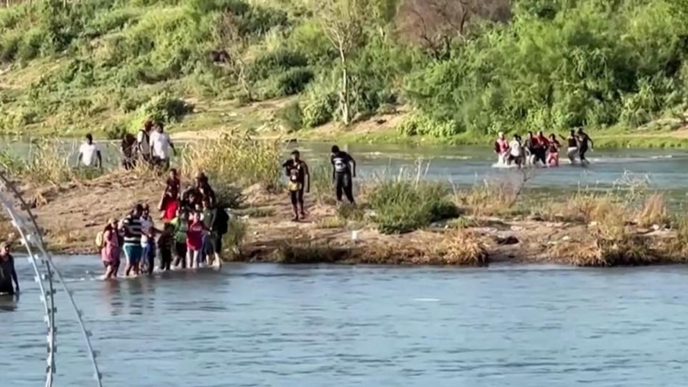 Video Biden, Trump head to southern border to spotlight immigration ...