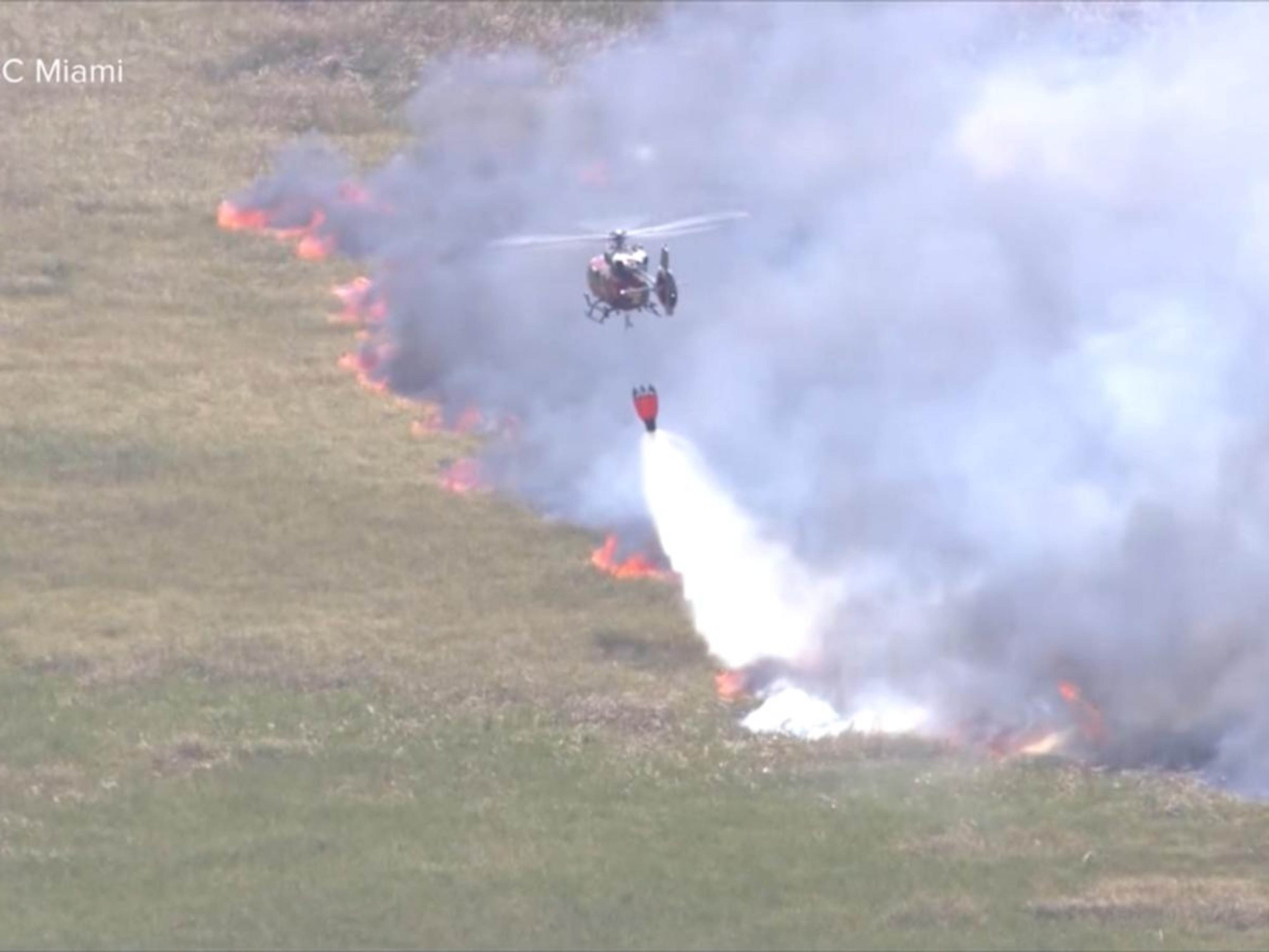 Video Wildfires force evacuations, destroy homes in Georgia and
