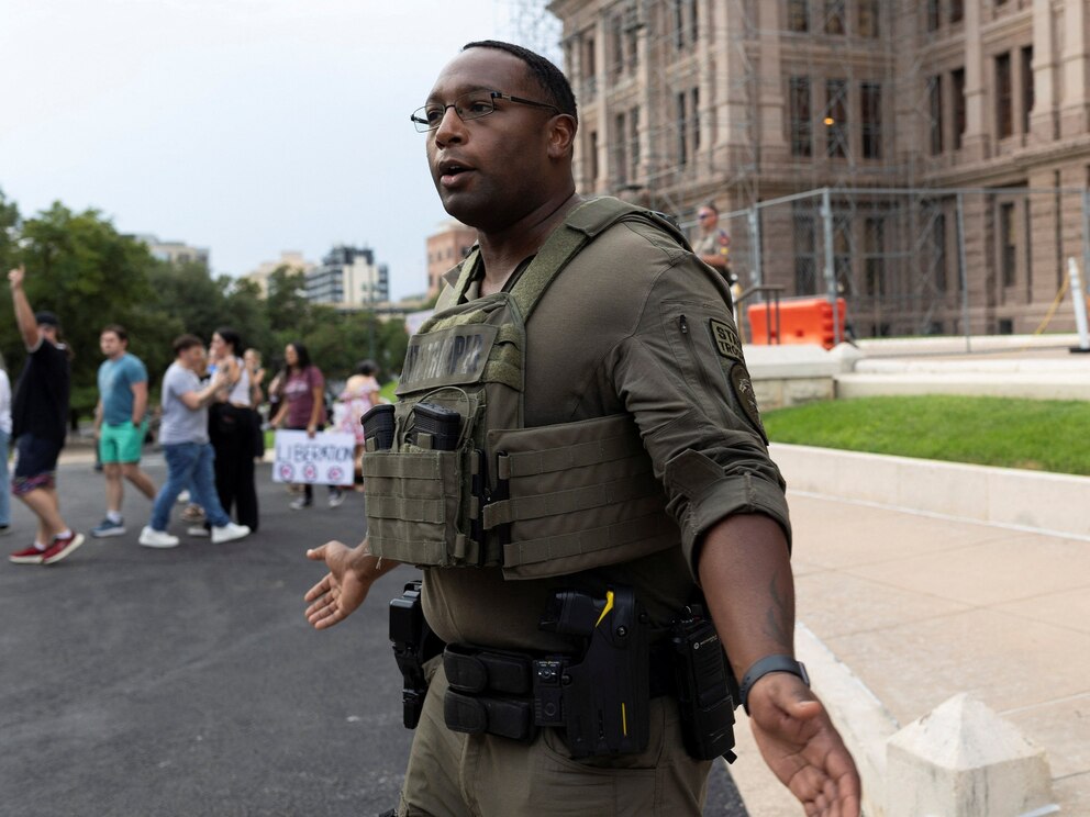 PHOTO: Democratic lawmakers in Texas in redistricting battle