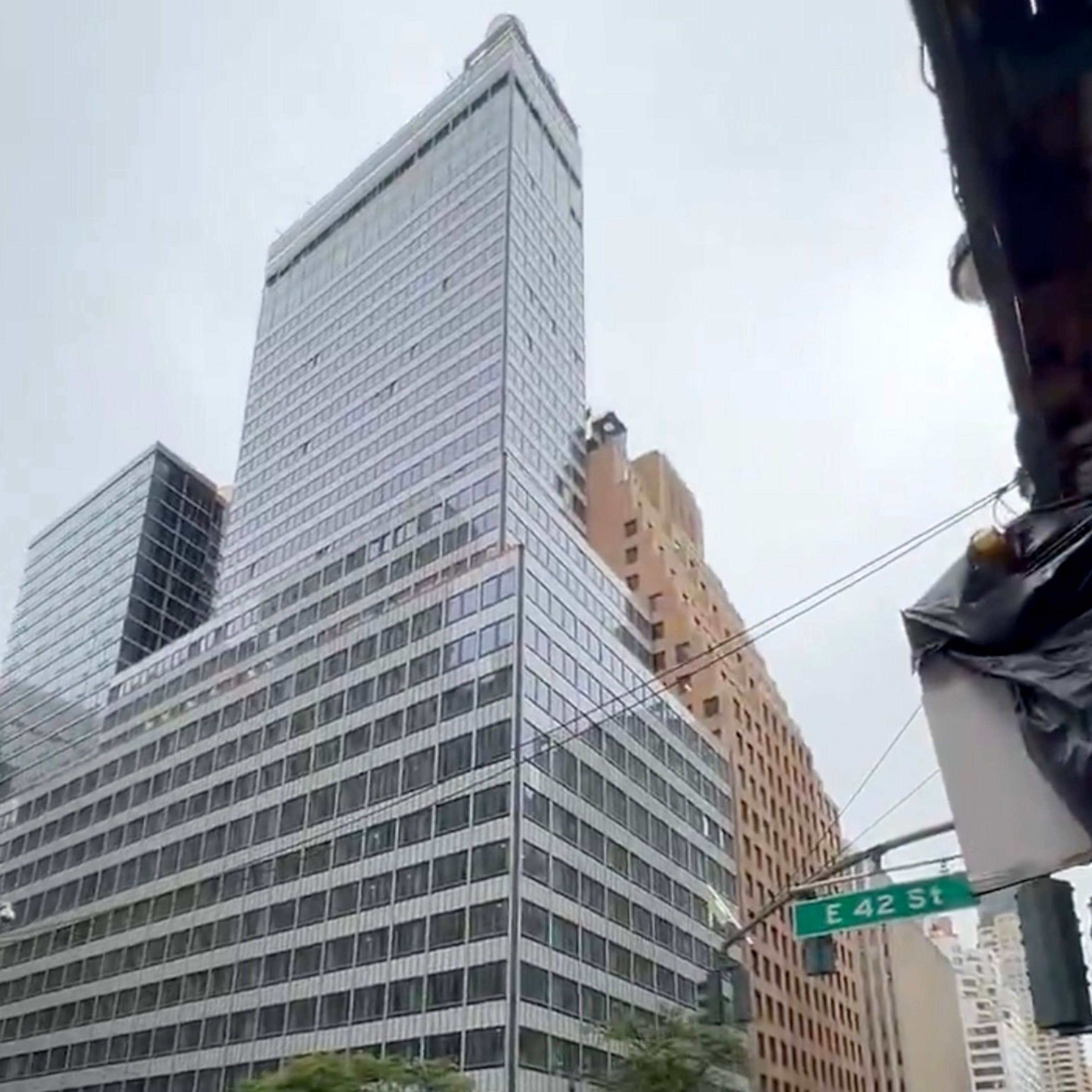  Midtown blocks evacuated after beams found buckling at construction site: Police
