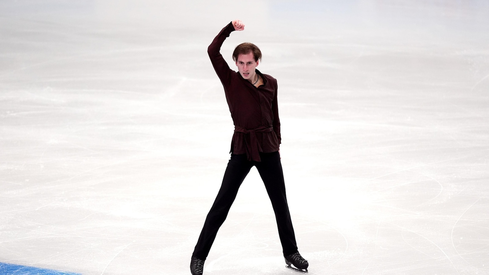 Egadze beats two brothers to lead figure skating's European championships