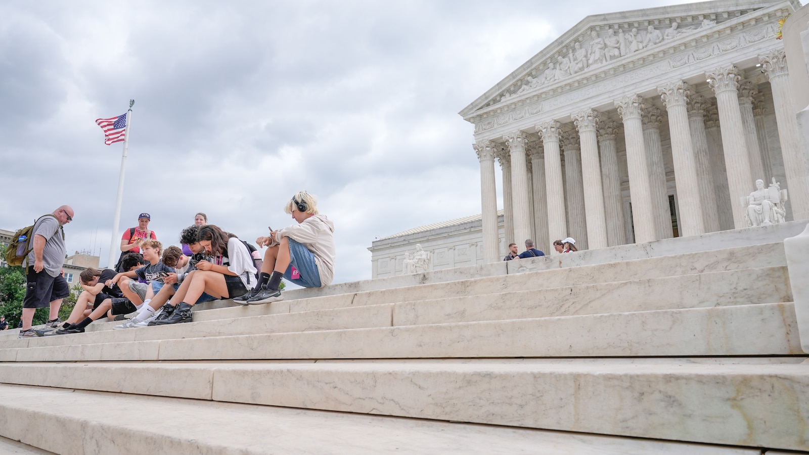  Supreme Court will decide whether criminal cases must have 12 jurors in Florida case