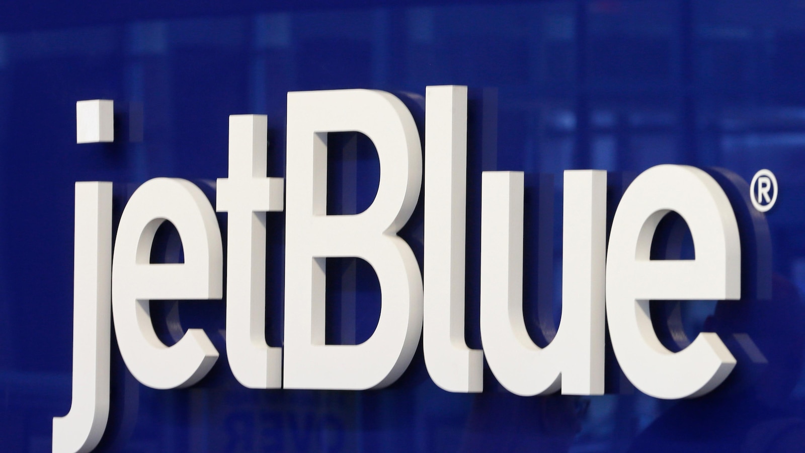 JetBlue passengers hospitalized after emergency landing in Florida