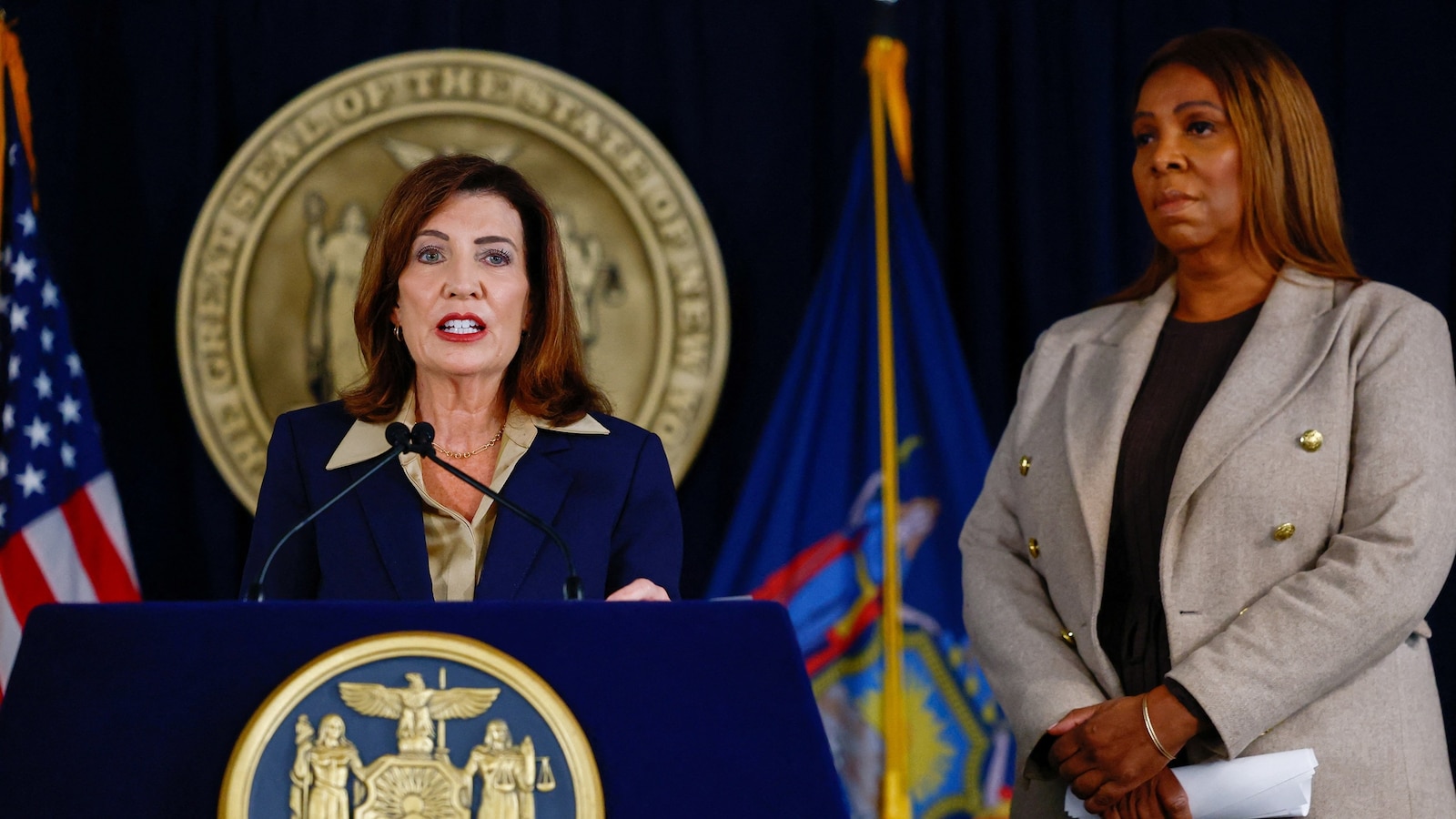 Gov. Kathy Hochul stood beside NY State AG Letitia James and accused the Tompkins County district attorney's office of not doing the "bare minimum" to investigate Jane Doe's claim in the Cornell 'gang rape' case. ABC News' Peter Charalambous reports. ▻