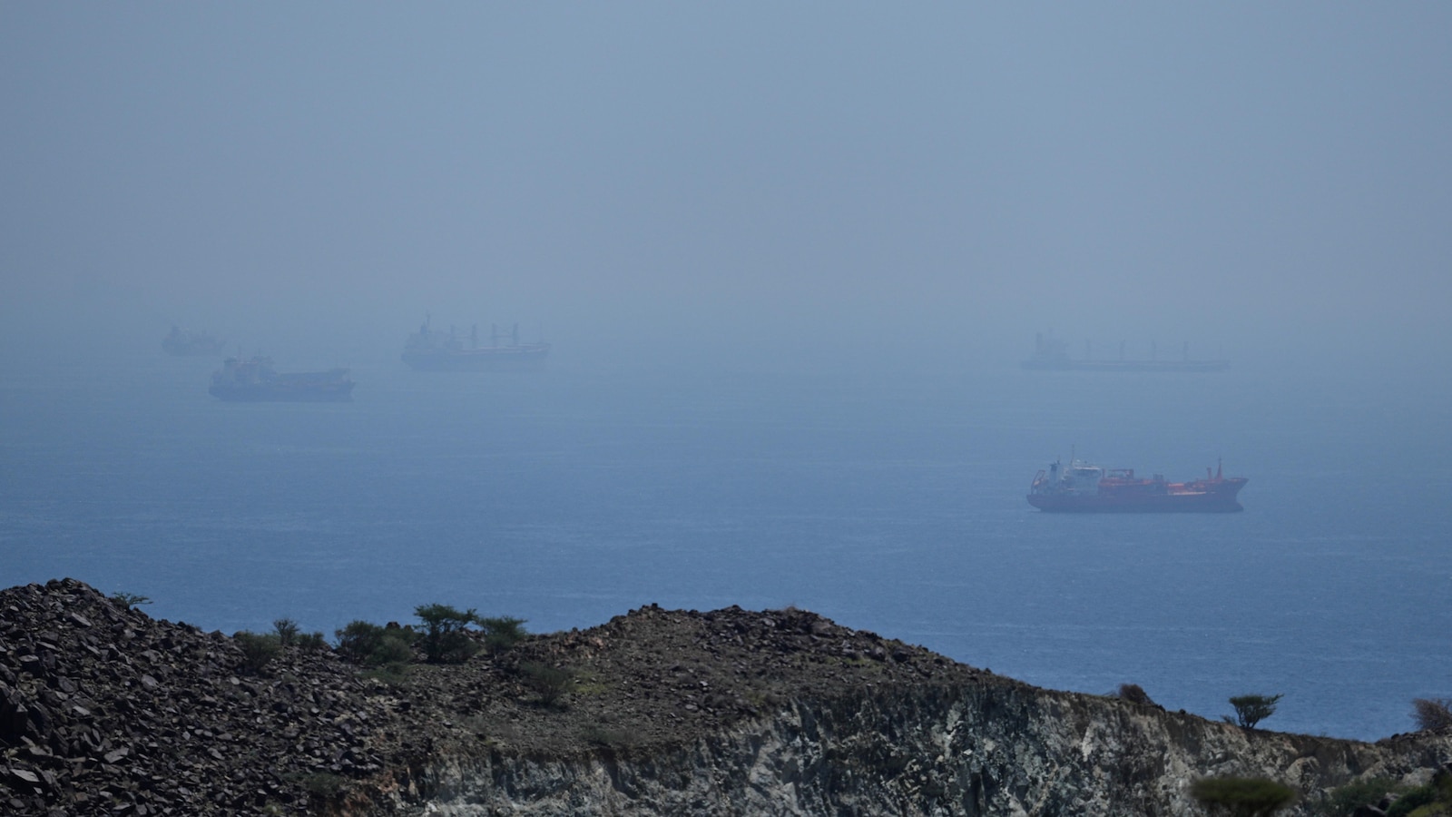 Oil prices rise anew after a US-Iran standoff in the Strait of Hormuz strands tankers