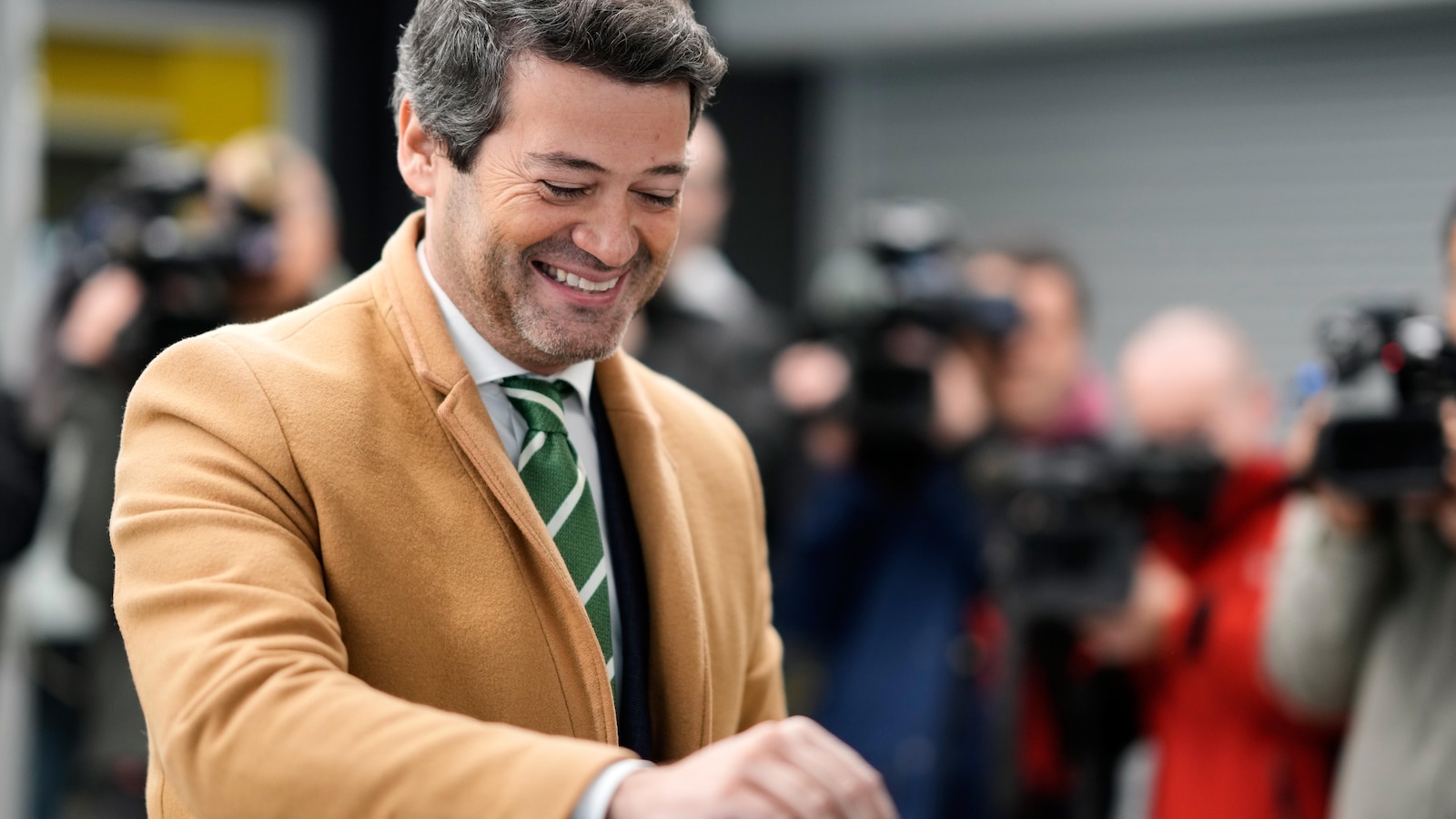 Hard-right populist wins a place in a two-way runoff in Portugal’s presidential election