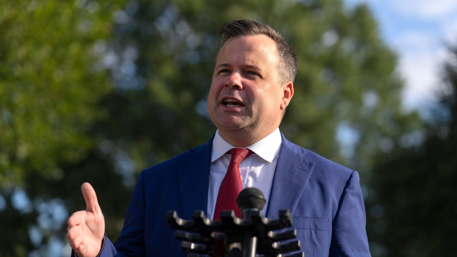 Trump sticks with Pulte for intel job as risk grow