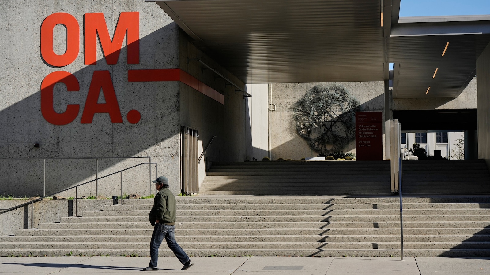 Over 1,000 items and historical artifacts stolen in early morning heist from...