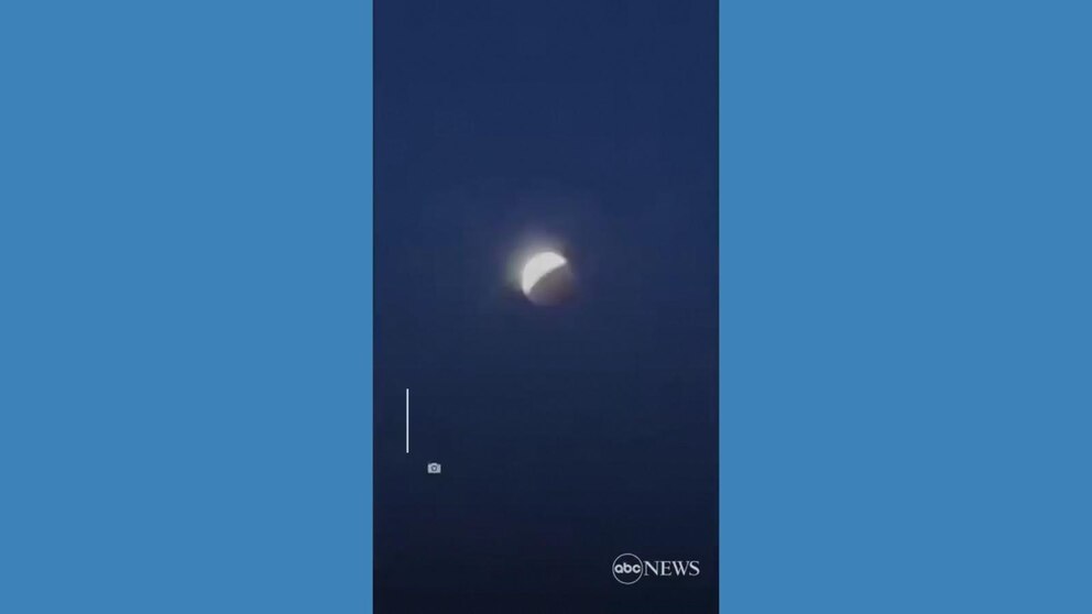 Video Skywatchers Glimpse Total Lunar Eclipse Abc News Video Skywatchers Glimpse Total Lunar Eclipse Abc News
