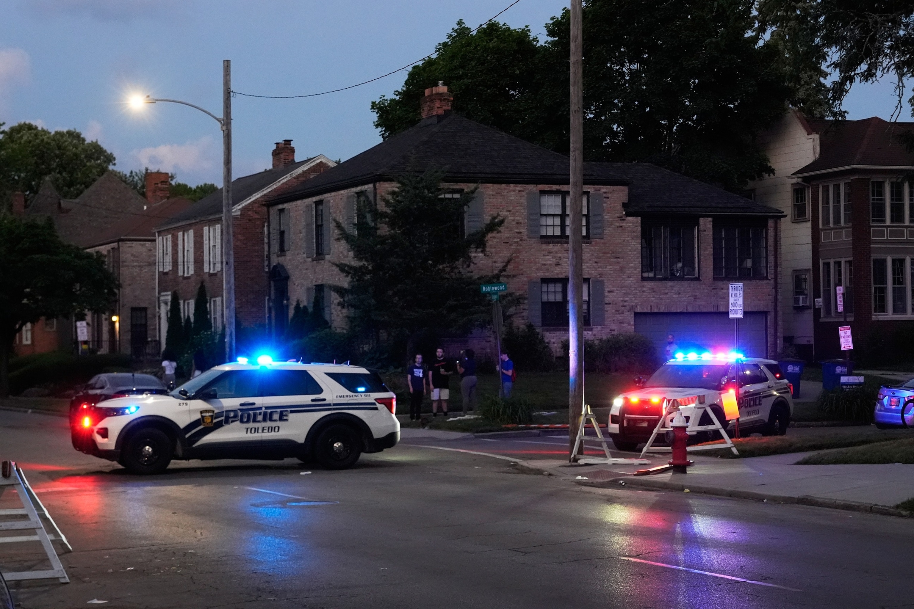12 feridos, 2 gravemente, em tiroteio perto do festival de Ohio: Polícia