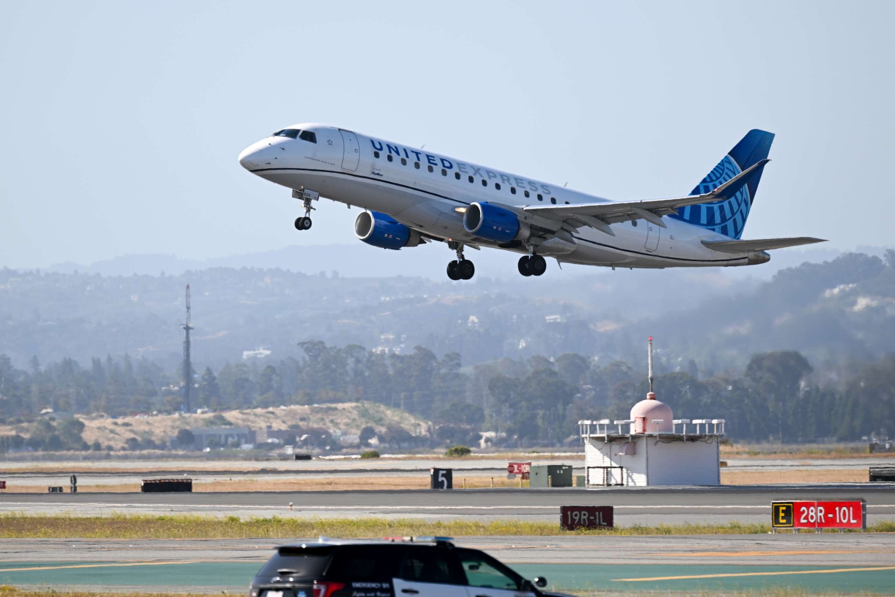 PHOTO: A United Airlines plane takes off from San Francisco International Airport (SFO) in San Francisco, June 21, 2023.