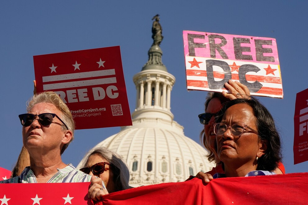 PHOTO: Press conference on Capitol Hill opposing U.S. President Donald Trumpâs deployment of the National Guard and his order to increase presence of federal law enforcement in Washington