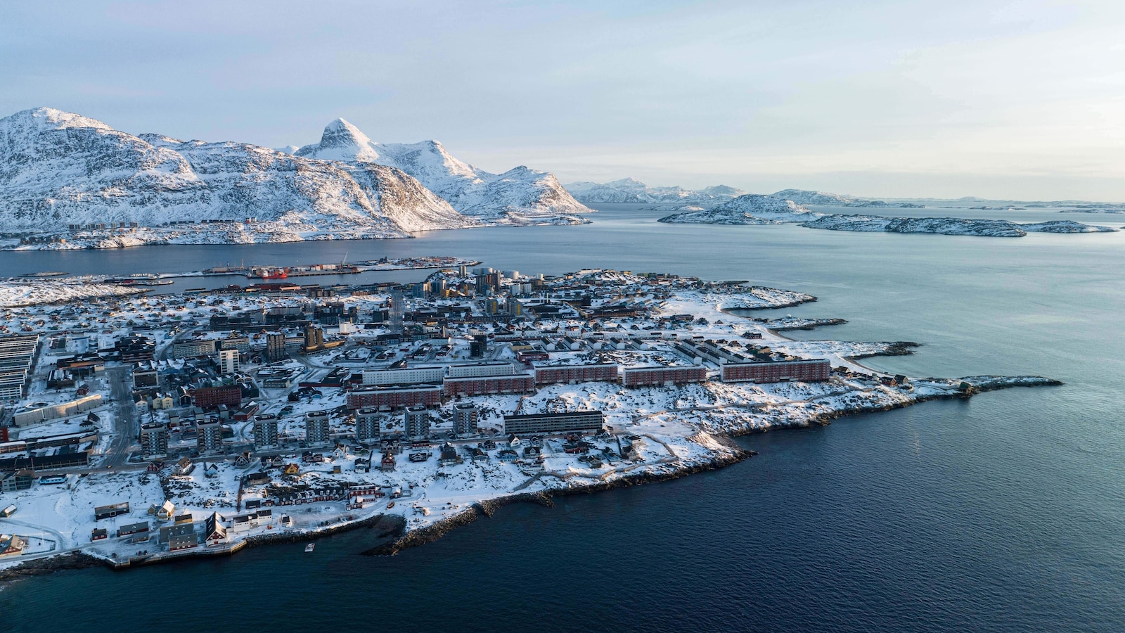 Канада и Франция откриват дипломатически консулства в столицата на ГренландияОт