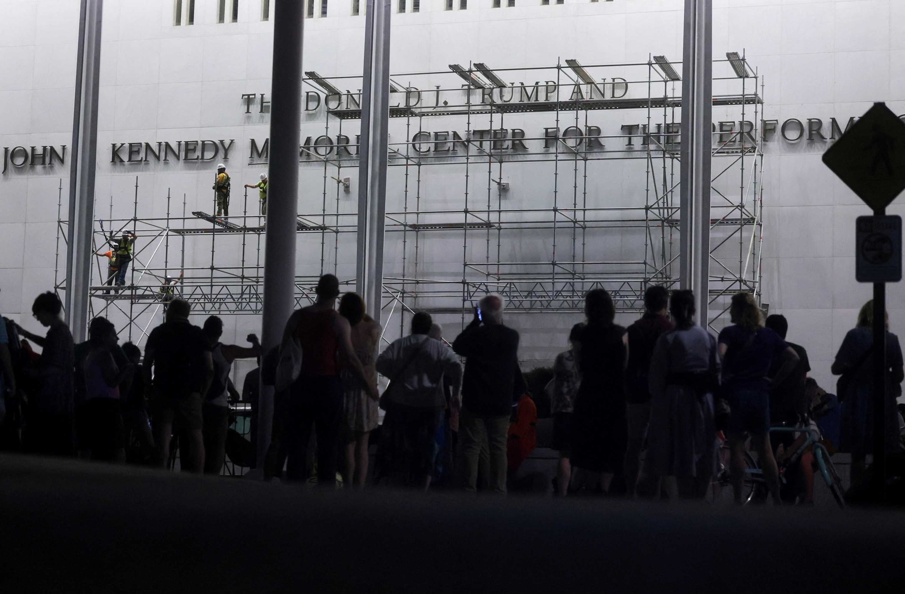 Kennedy Center misses deadline to remove Trump's name as government seeks short delay